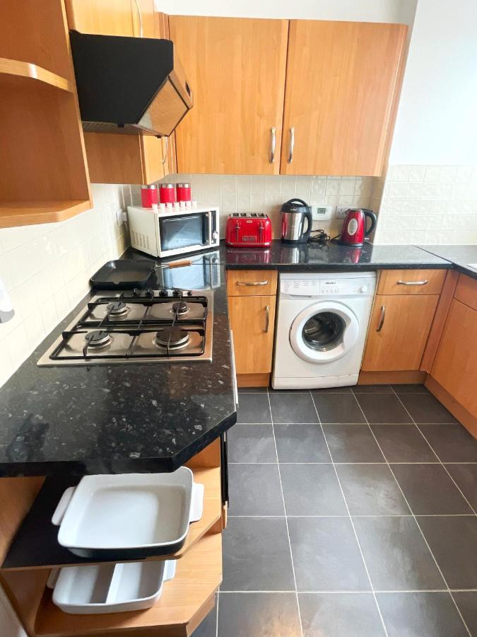 2 Bedrooms Entire Apartment Self Check In Kelty Exterior photo