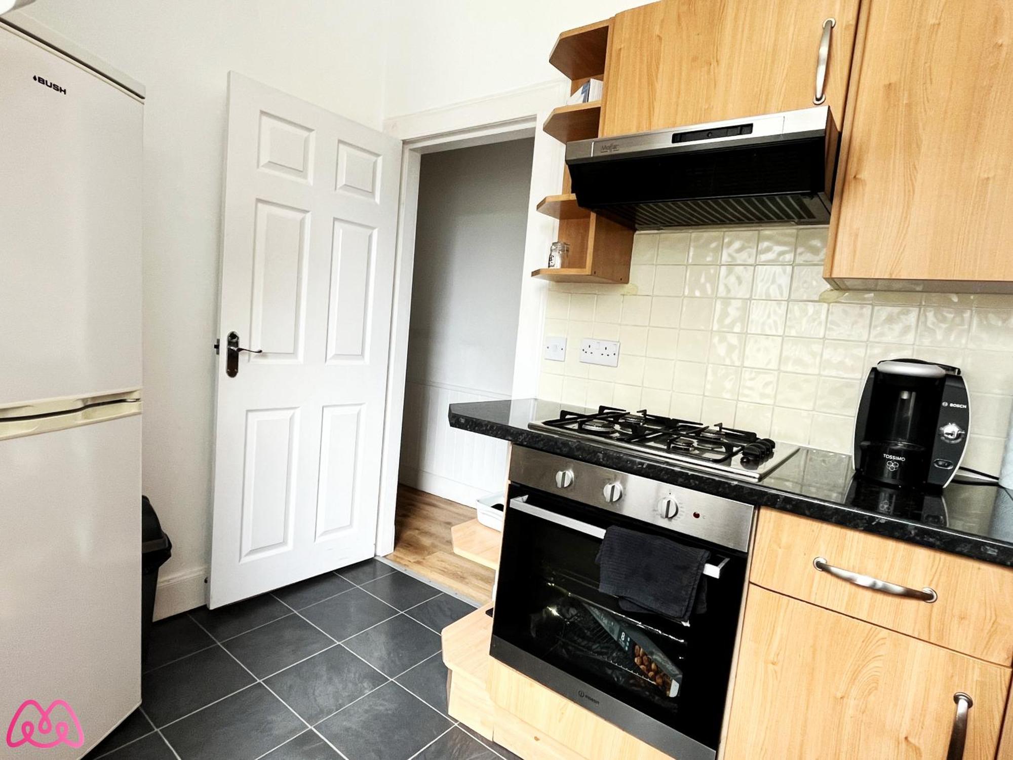 2 Bedrooms Entire Apartment Self Check In Kelty Exterior photo